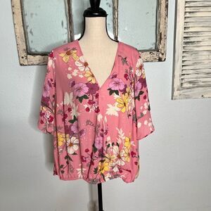 Beautiful NWT Floral Blouse by Sanctuary